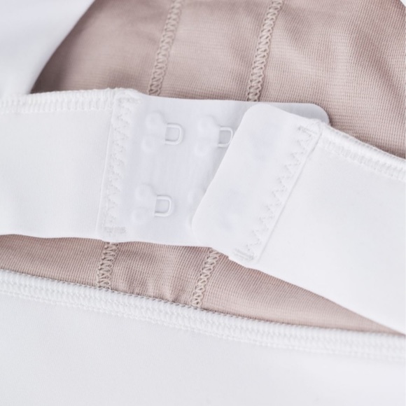 EUC lululemon glide and stride bra in white - Picture 5 of 9